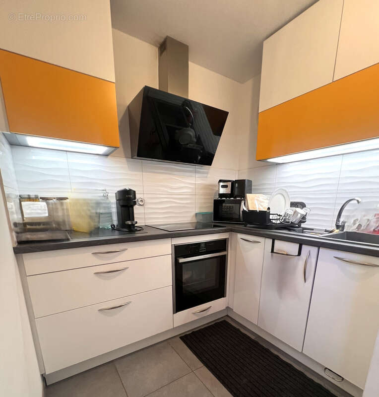 Appartement à CHATEAUNEUF-LE-ROUGE