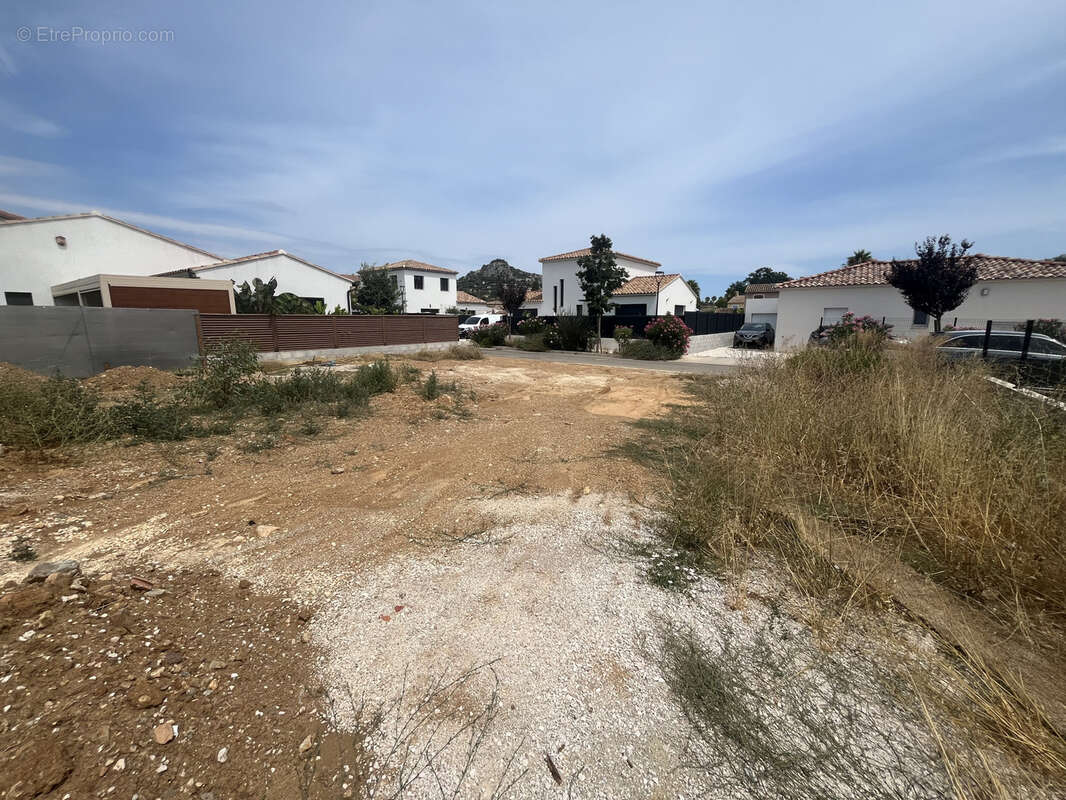 Terrain à HYERES
