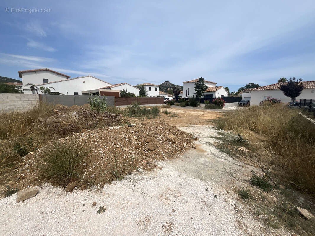Terrain à HYERES