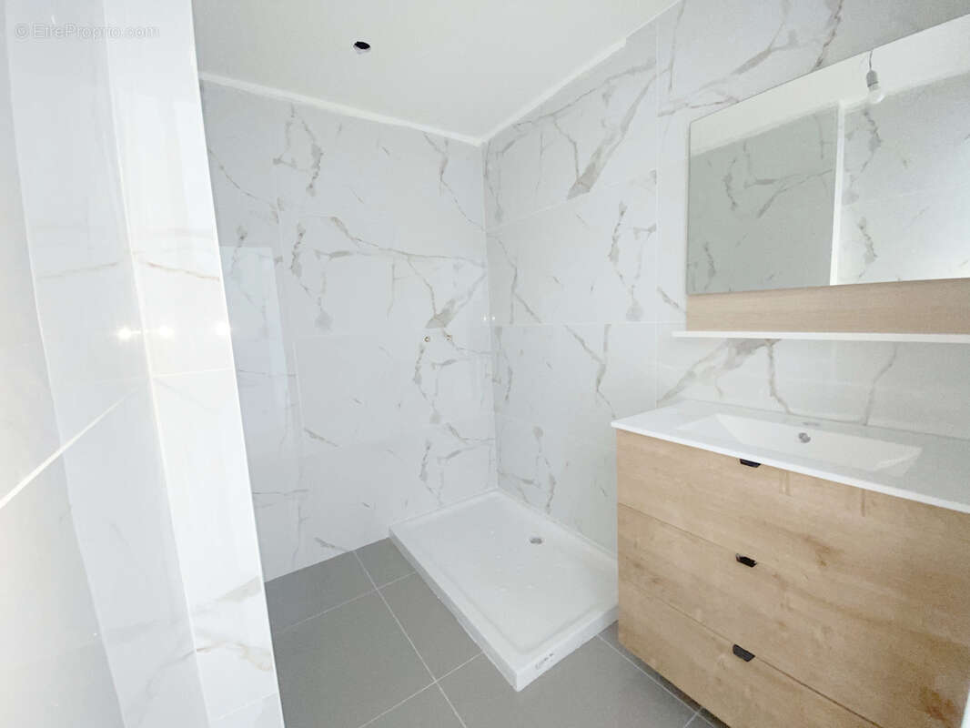 Maison à SAINT-MAUR-DES-FOSSES