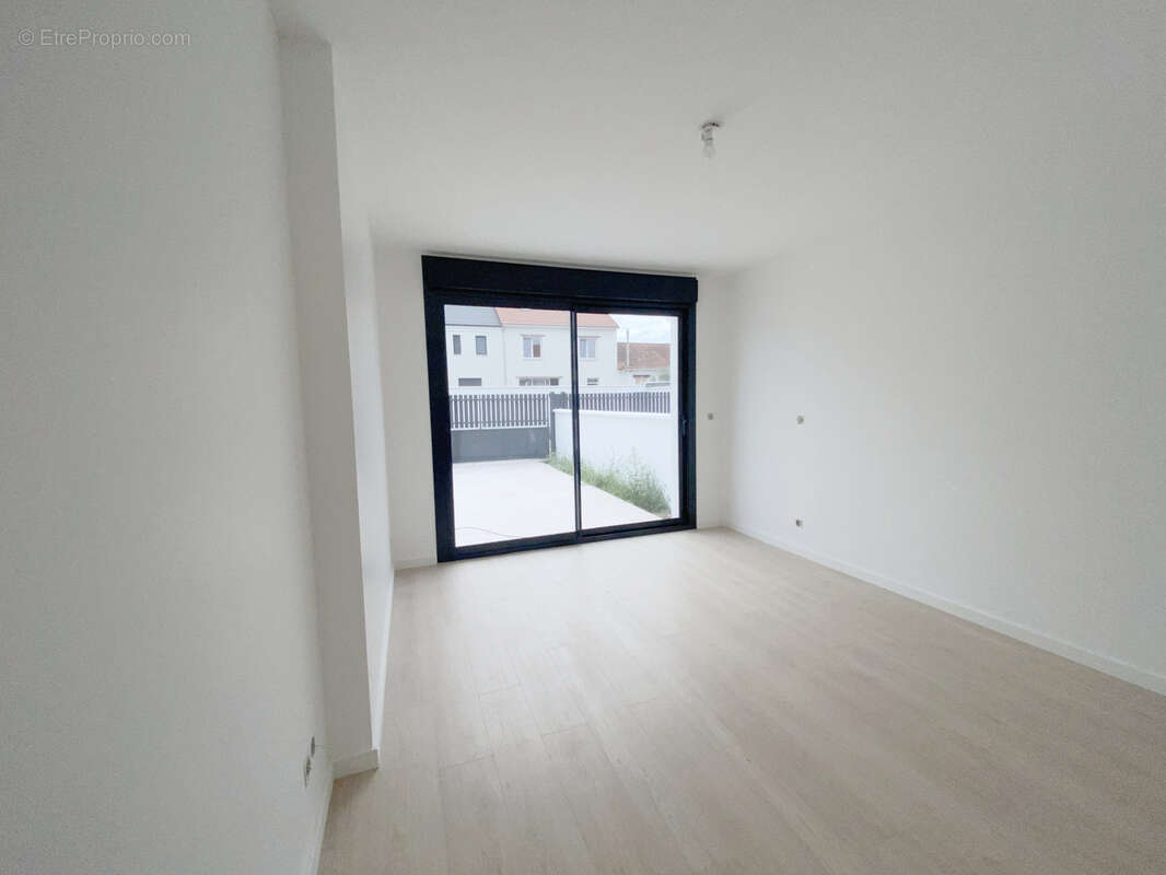 Maison à SAINT-MAUR-DES-FOSSES