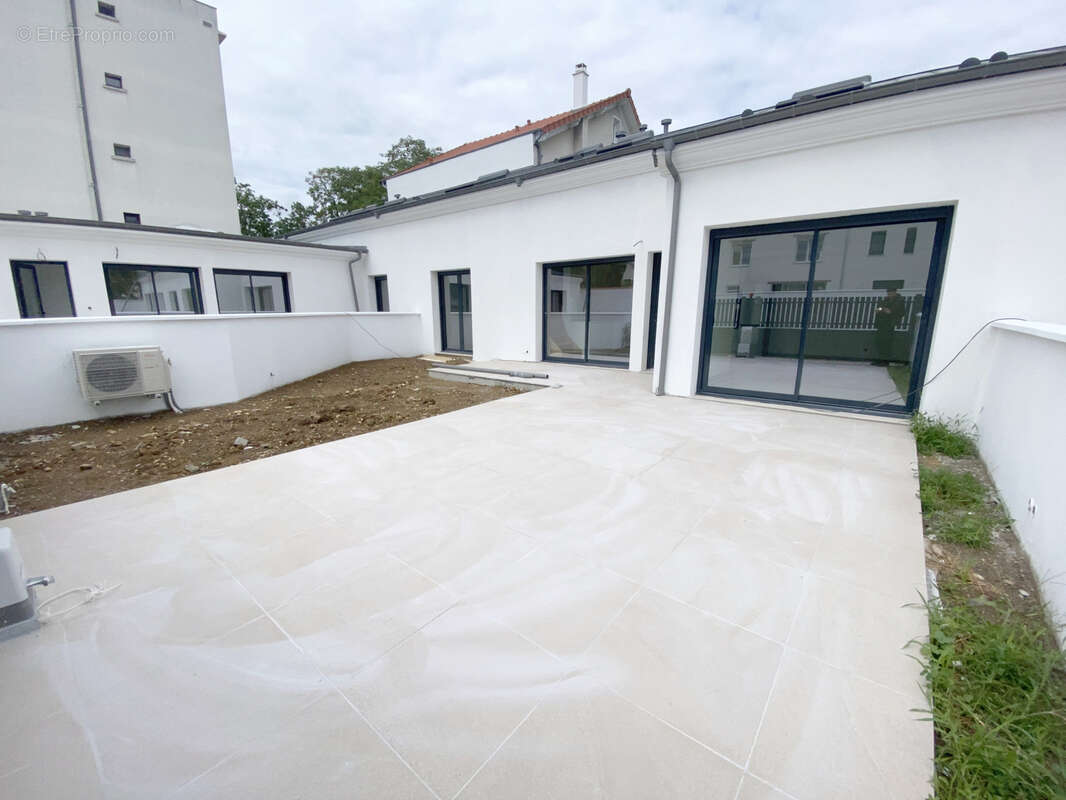 Maison à SAINT-MAUR-DES-FOSSES