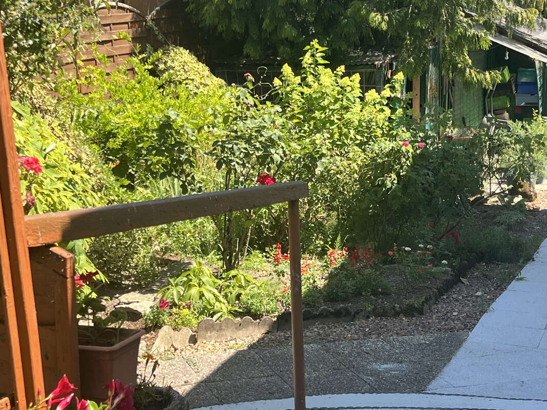 Autre à COULANGES-LES-NEVERS