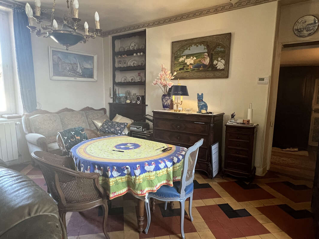 Autre à COULANGES-LES-NEVERS