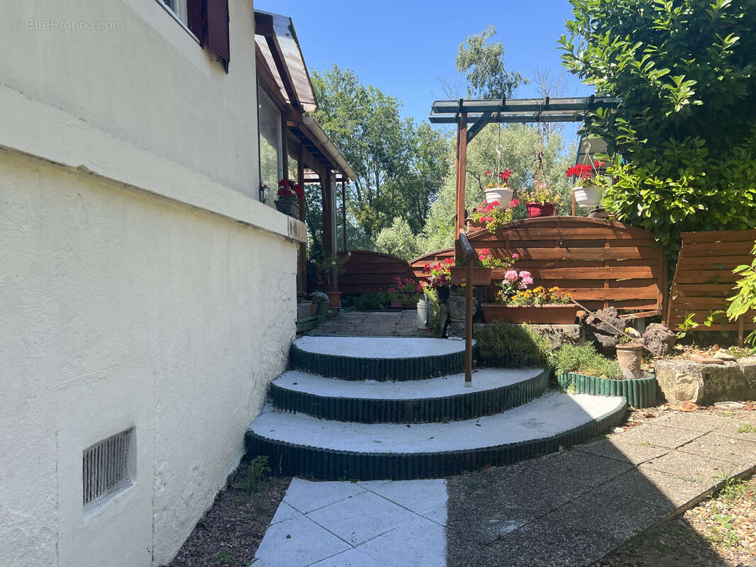 Autre à COULANGES-LES-NEVERS