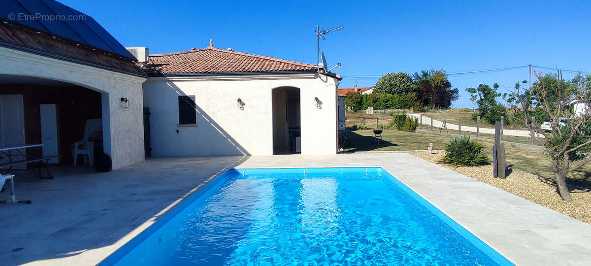Maison à MONTAIGU-DE-QUERCY