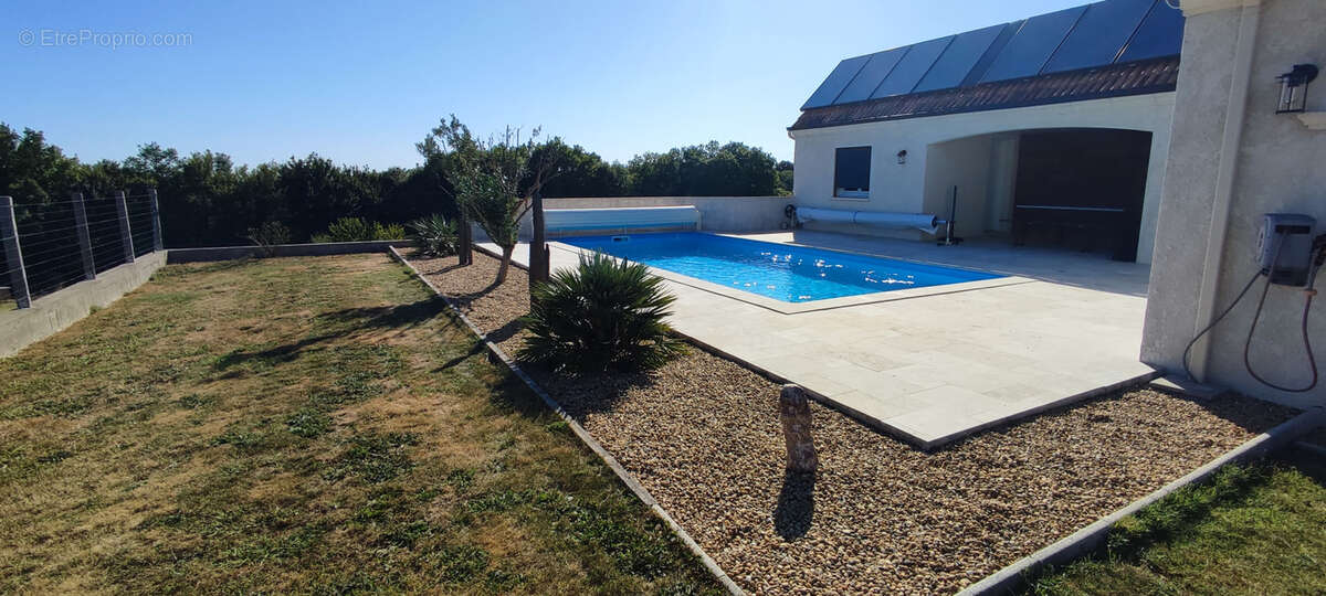 Maison à MONTAIGU-DE-QUERCY
