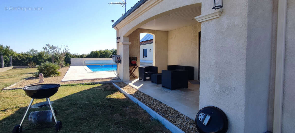 Maison à MONTAIGU-DE-QUERCY