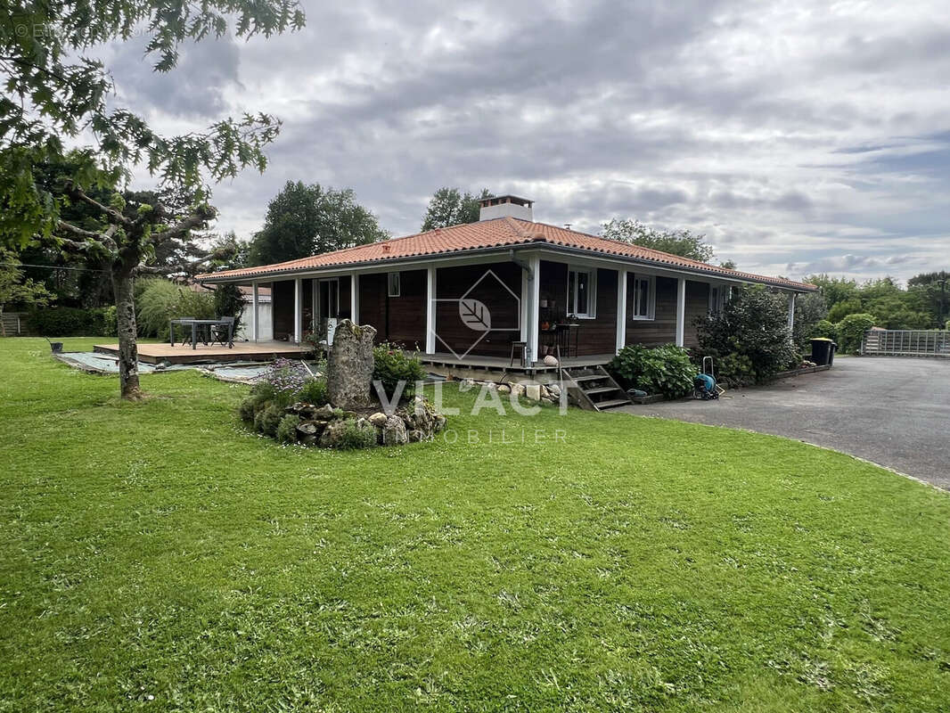 Maison à SAINT-LEON