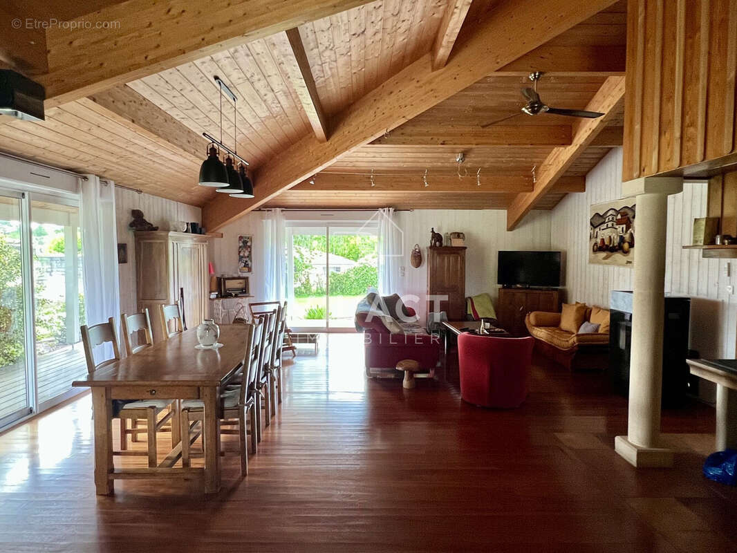 Maison à SAINT-LEON