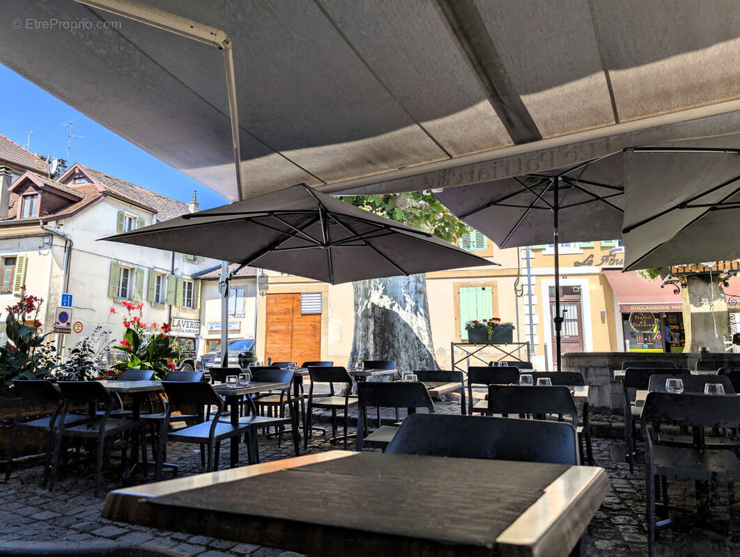 Commerce à FERNEY-VOLTAIRE