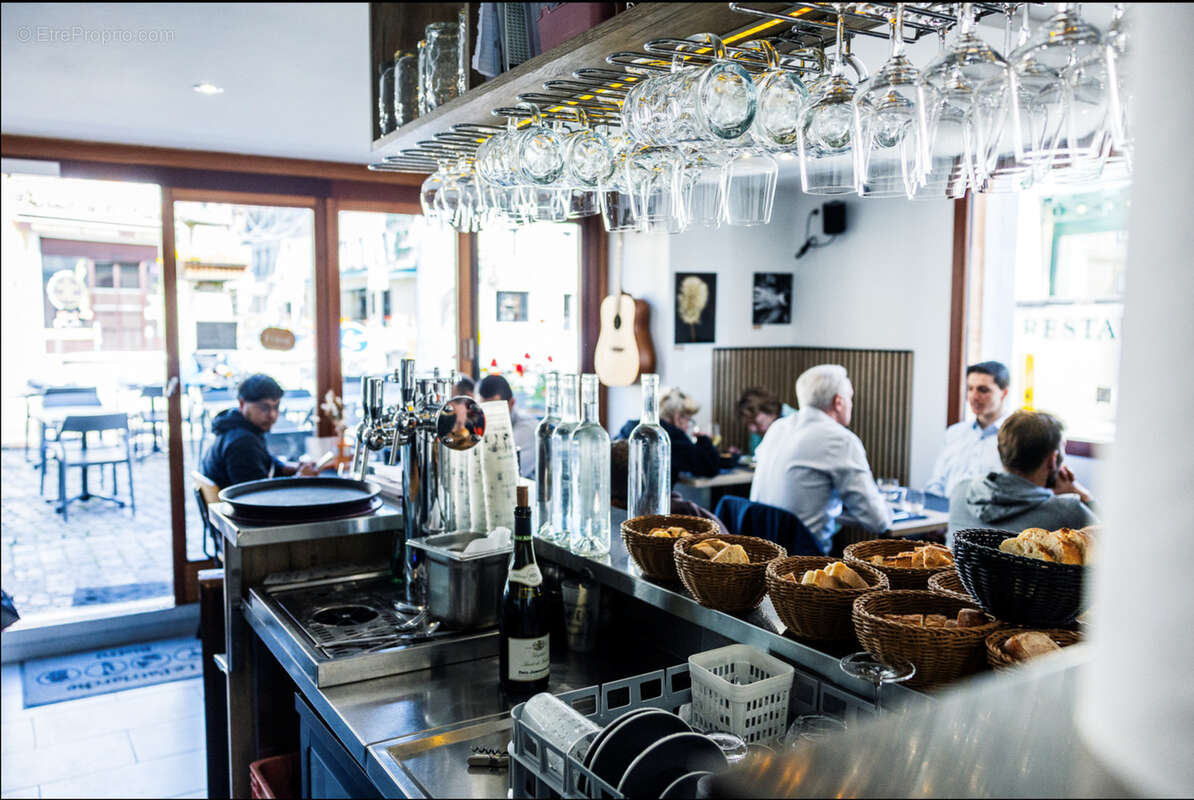 Commerce à FERNEY-VOLTAIRE