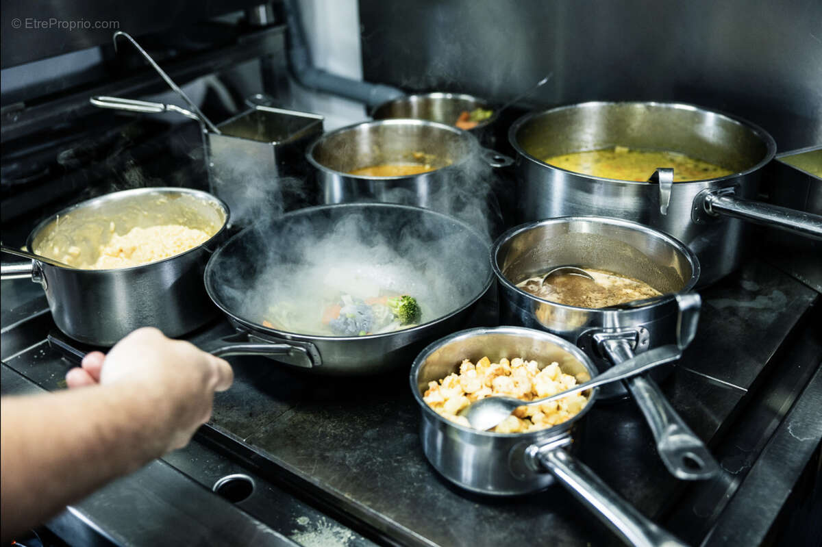 Commerce à FERNEY-VOLTAIRE