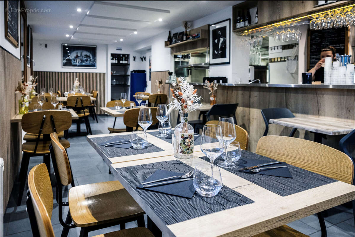 Commerce à FERNEY-VOLTAIRE