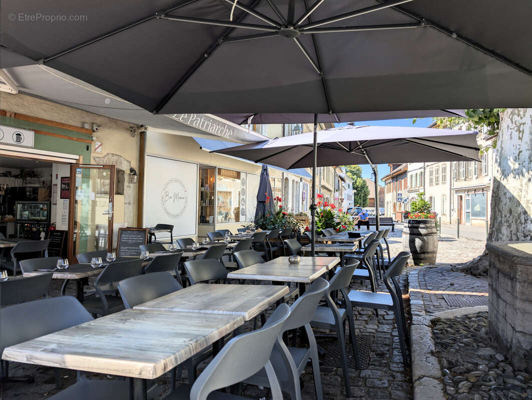 Commerce à FERNEY-VOLTAIRE