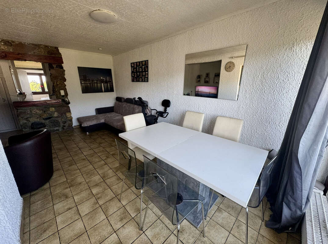 Appartement à LA ROCHE-SUR-FORON