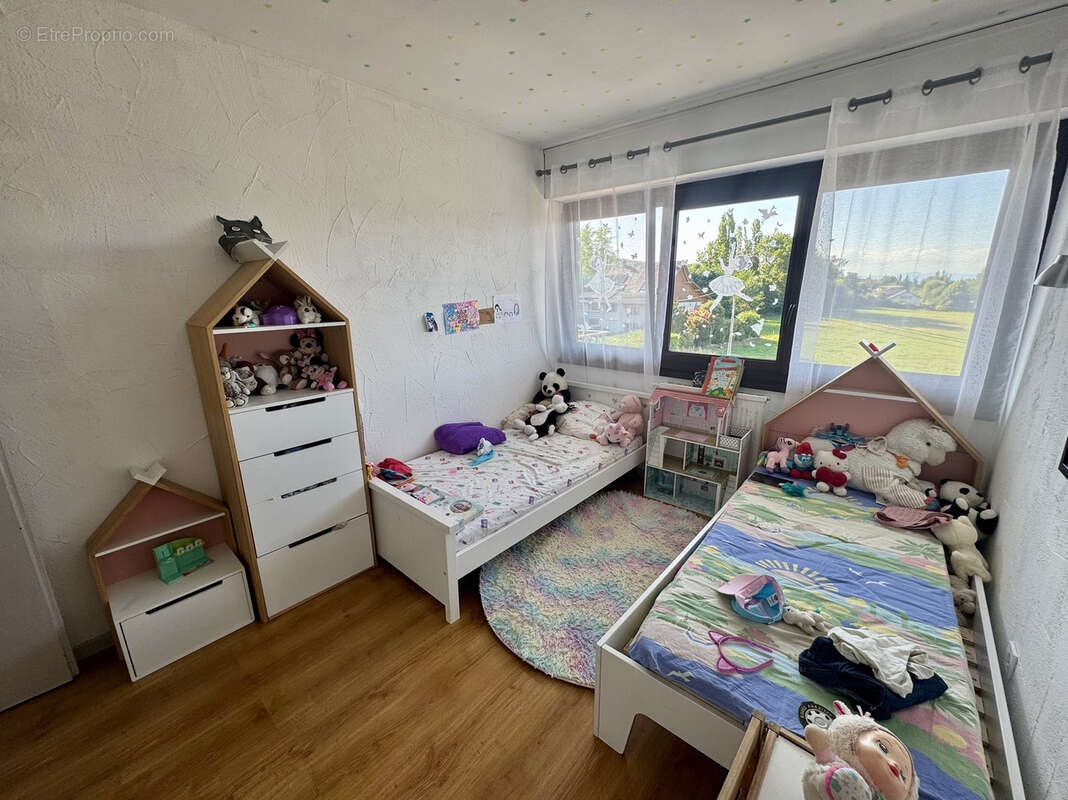 Appartement à LA ROCHE-SUR-FORON