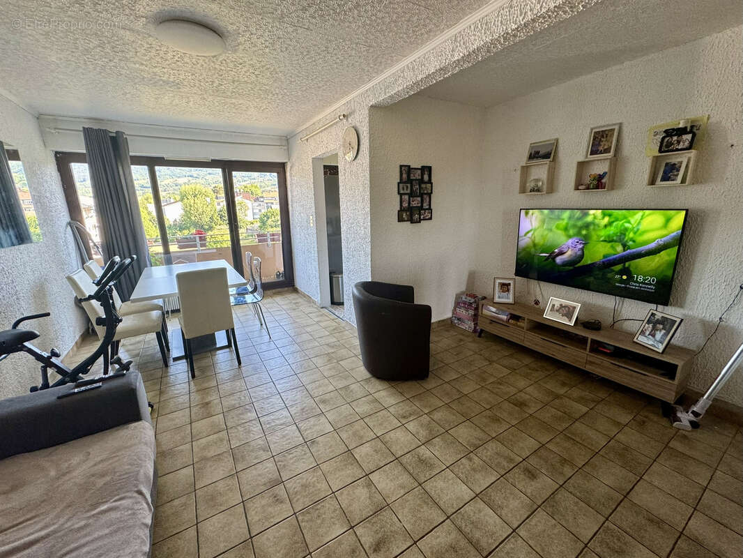 Appartement à LA ROCHE-SUR-FORON