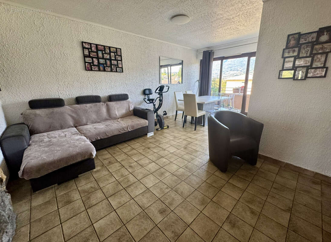 Appartement à LA ROCHE-SUR-FORON