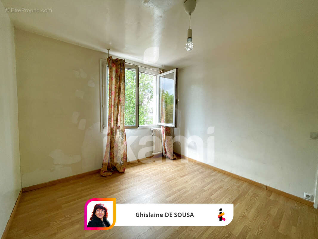 Appartement à LES PAVILLONS-SOUS-BOIS