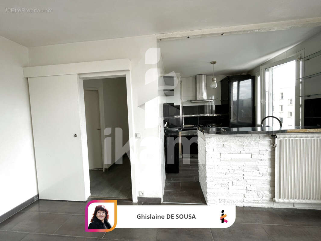 Appartement à LES PAVILLONS-SOUS-BOIS