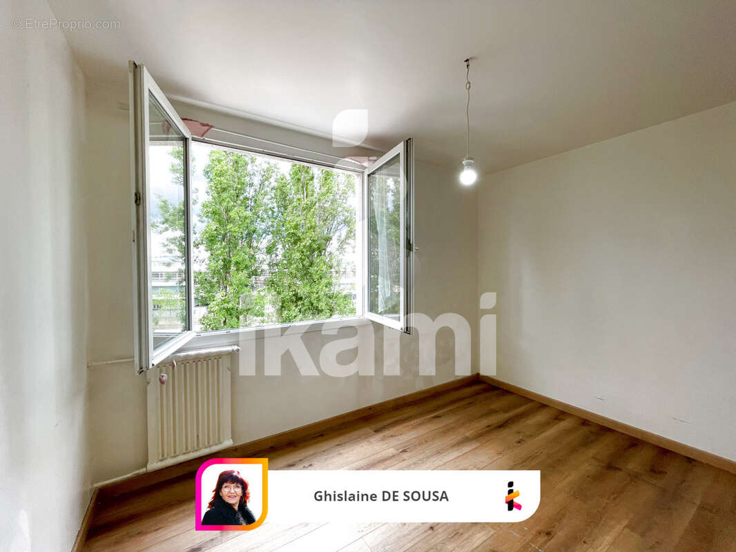 Appartement à LES PAVILLONS-SOUS-BOIS