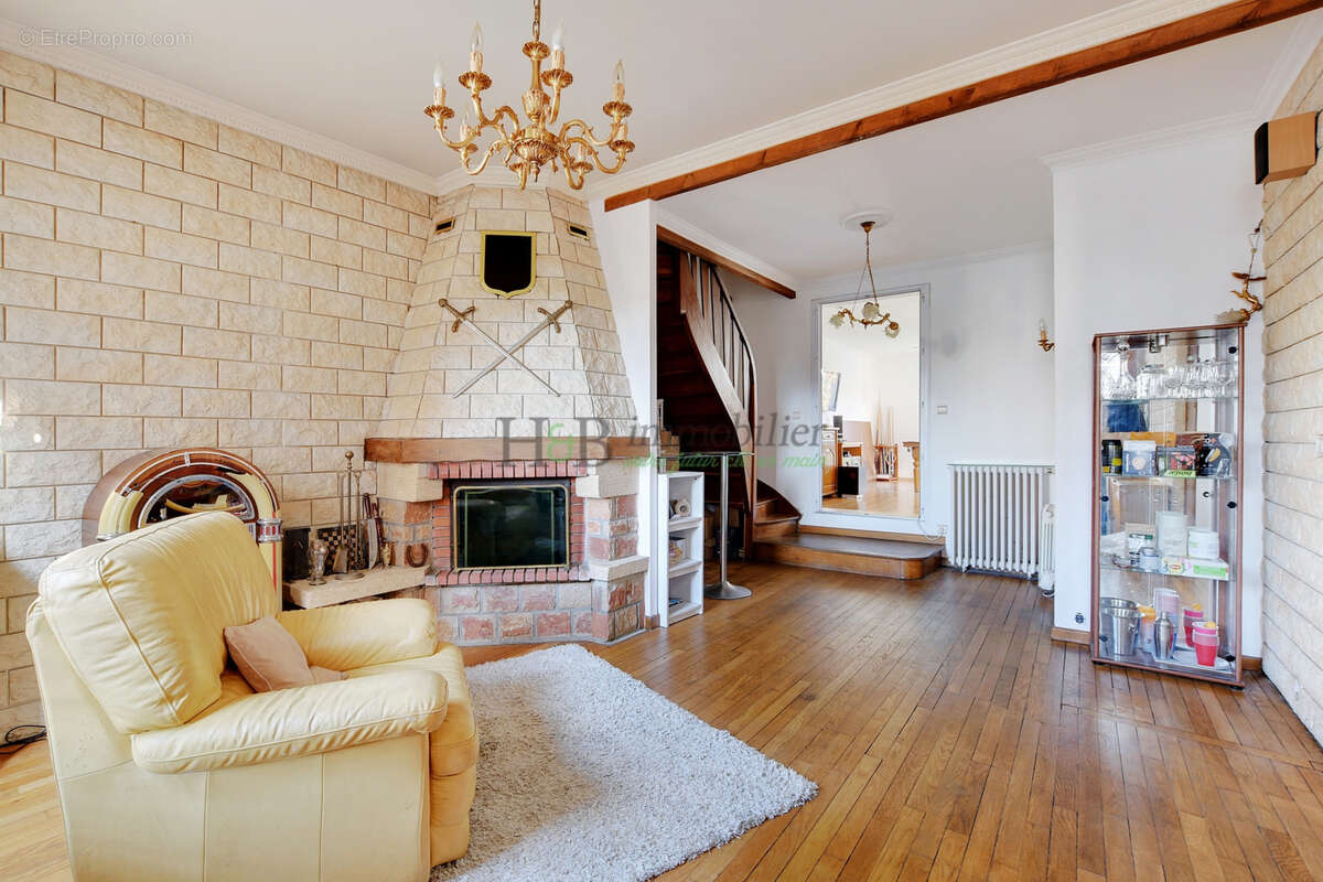 Maison à VILLETANEUSE