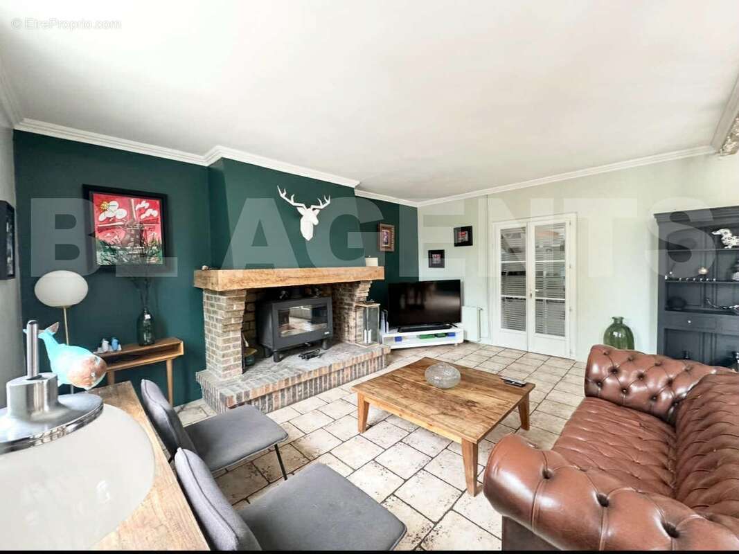 Messenger_creation_C80AA7CC-E2C4-4F4F-8215-CF8E0B187B43 - Maison à DIEPPE