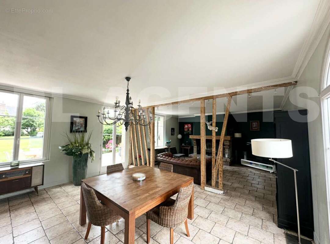 Messenger_creation_D91447C5-C75A-4558-821C-C8A1BD7C8241 - Maison à DIEPPE