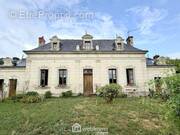 Maison en tuffeau pleine de charme, datant de 1868... - Maison à LONGUE-JUMELLES