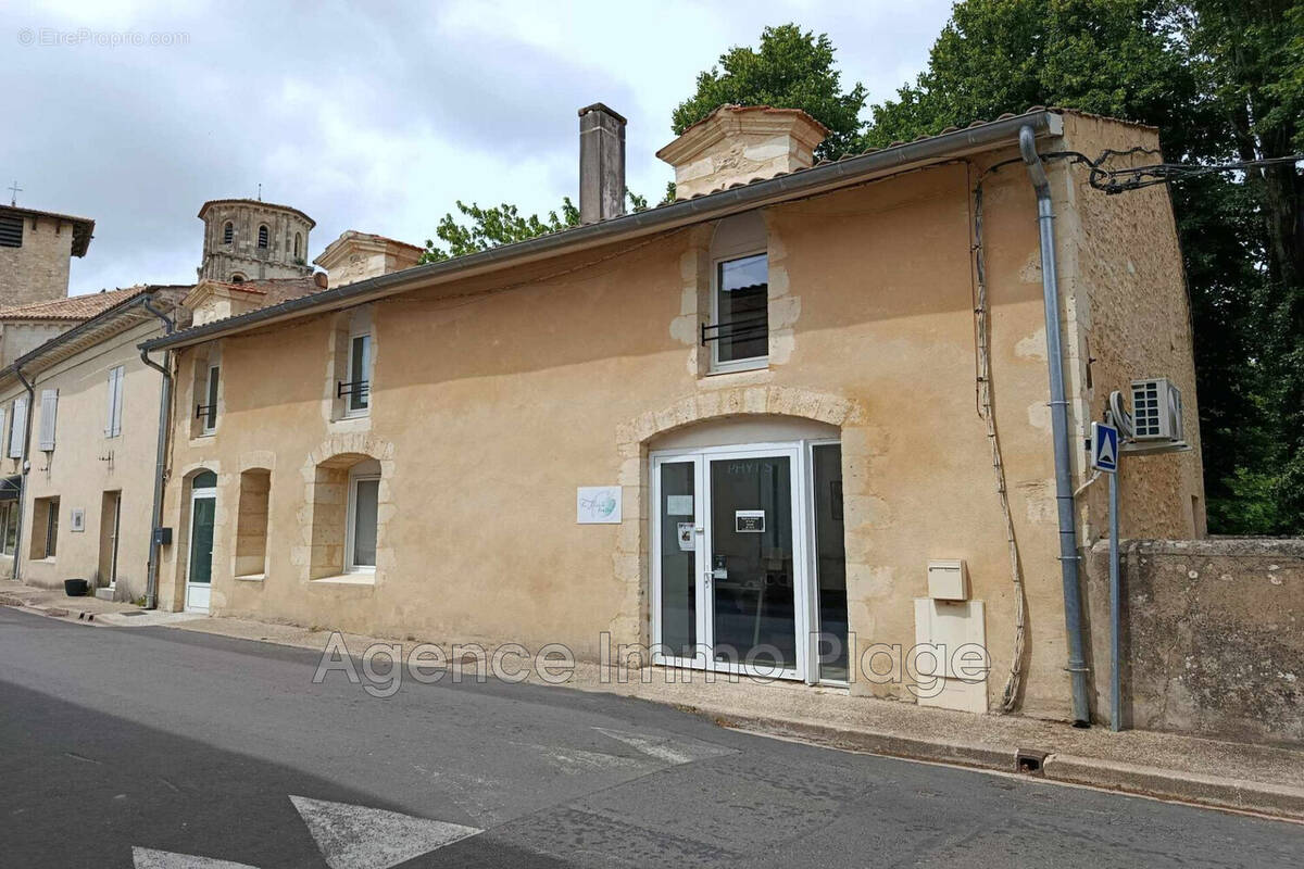 Commerce à VERTHEUIL