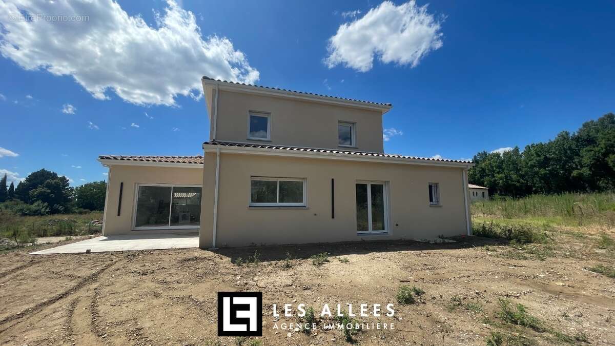 Maison à LES GRANGES-GONTARDES