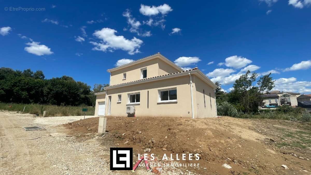 Maison à LES GRANGES-GONTARDES