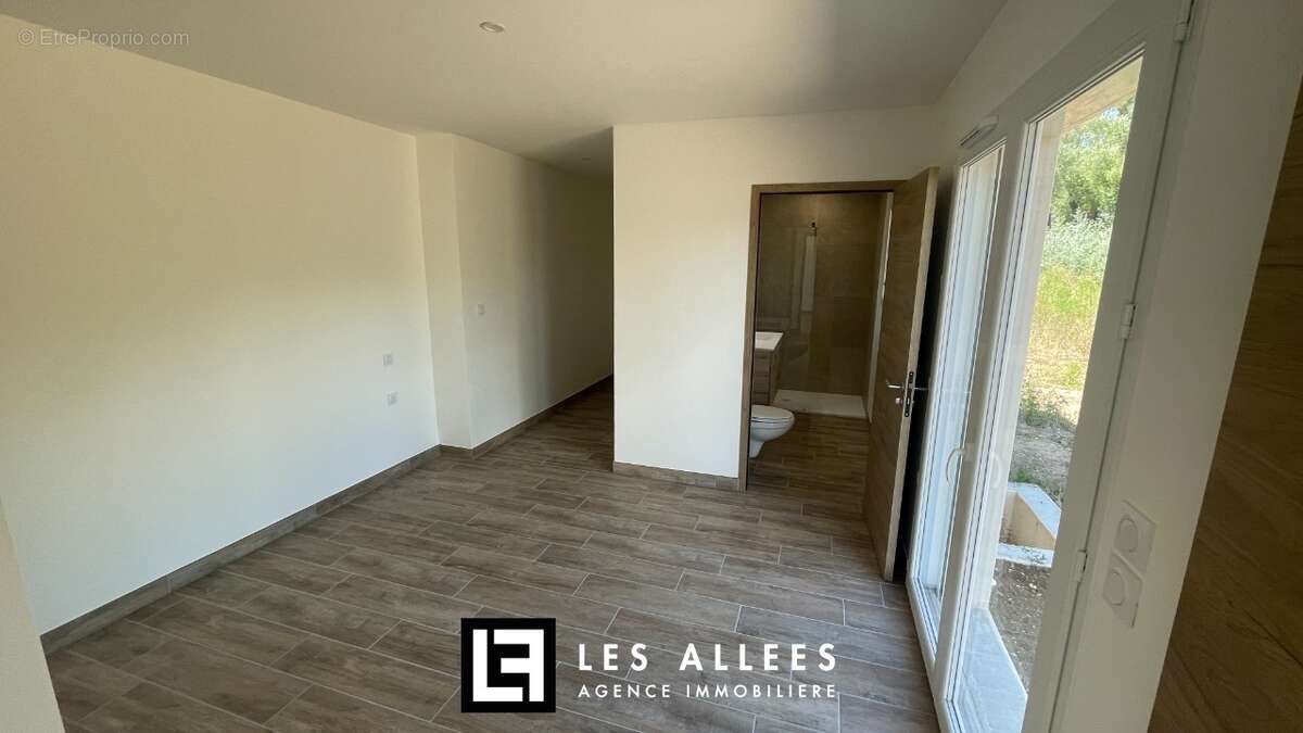 Maison à LES GRANGES-GONTARDES