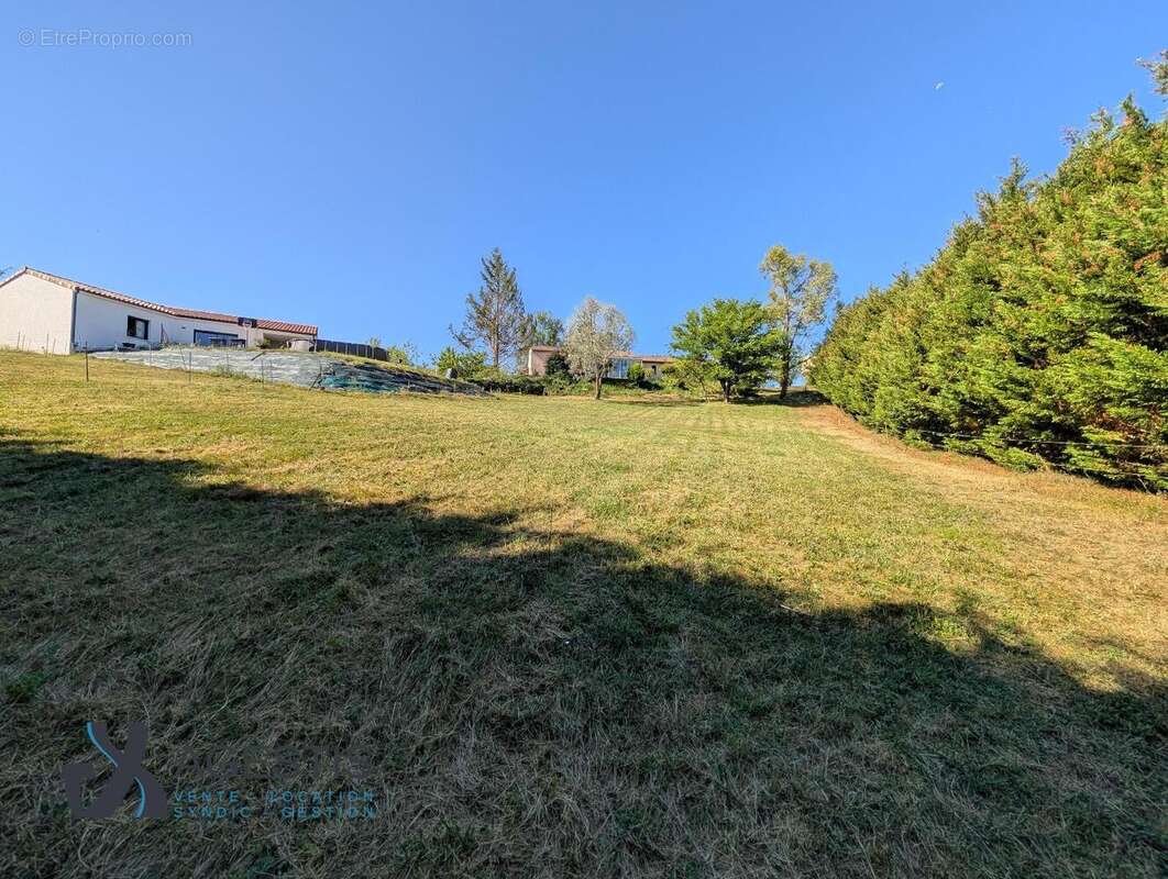   - Terrain à PUYLAURENS