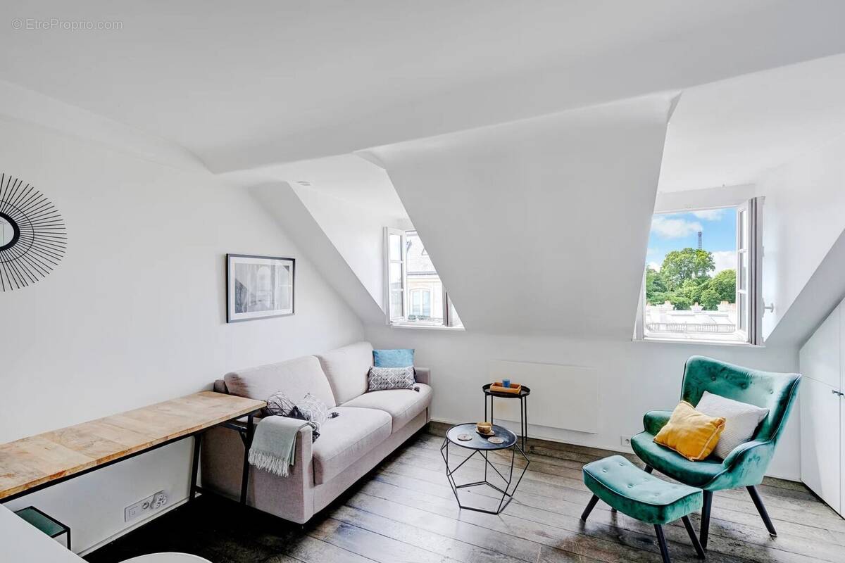 Appartement à PARIS-8E