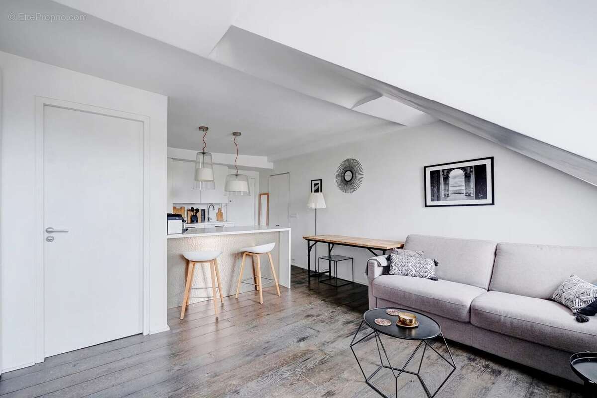 Appartement à PARIS-8E