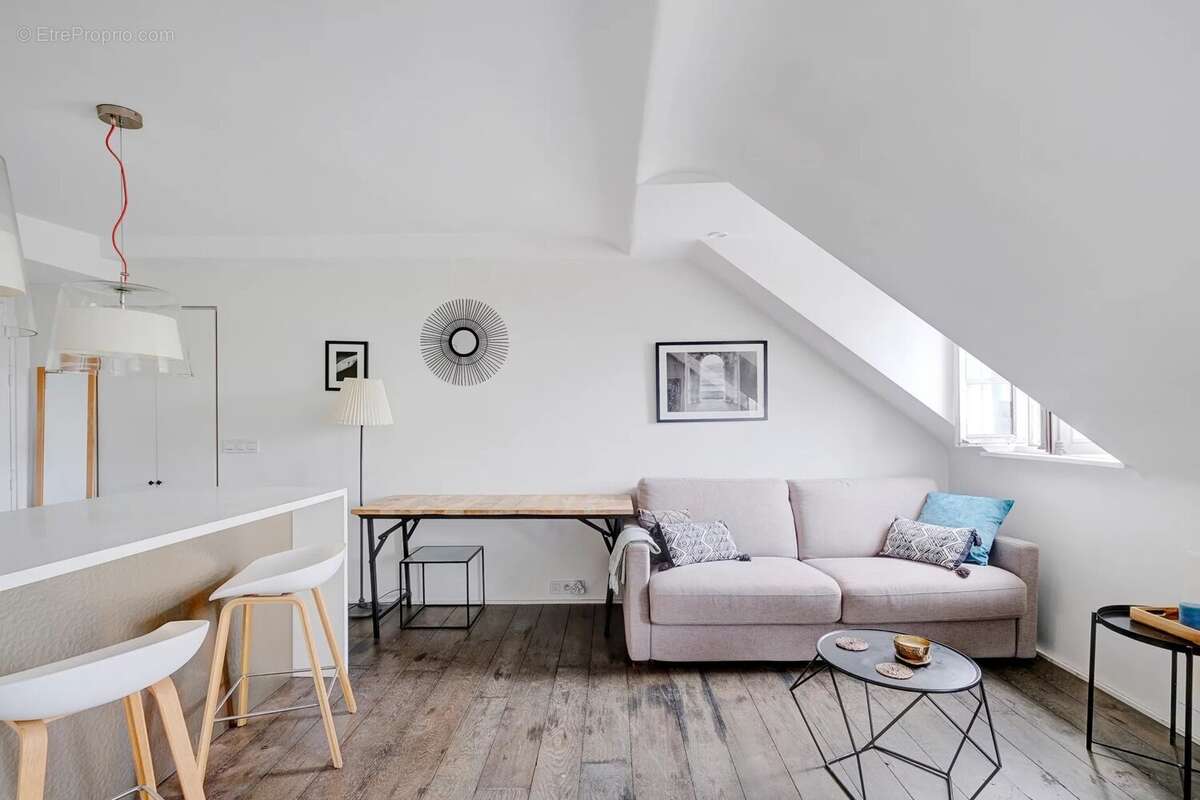 Appartement à PARIS-8E