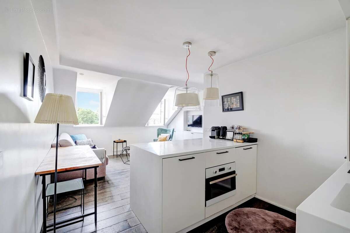 Appartement à PARIS-8E