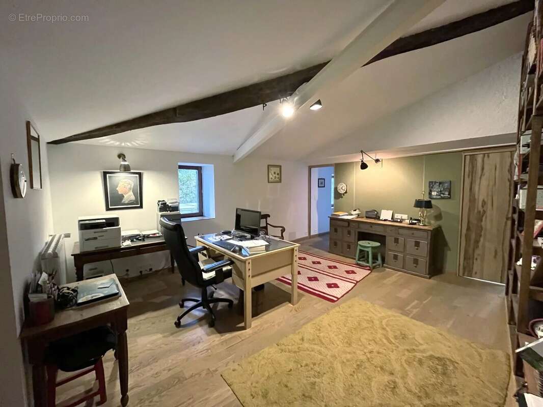 Maison à SIMIANE-LA-ROTONDE