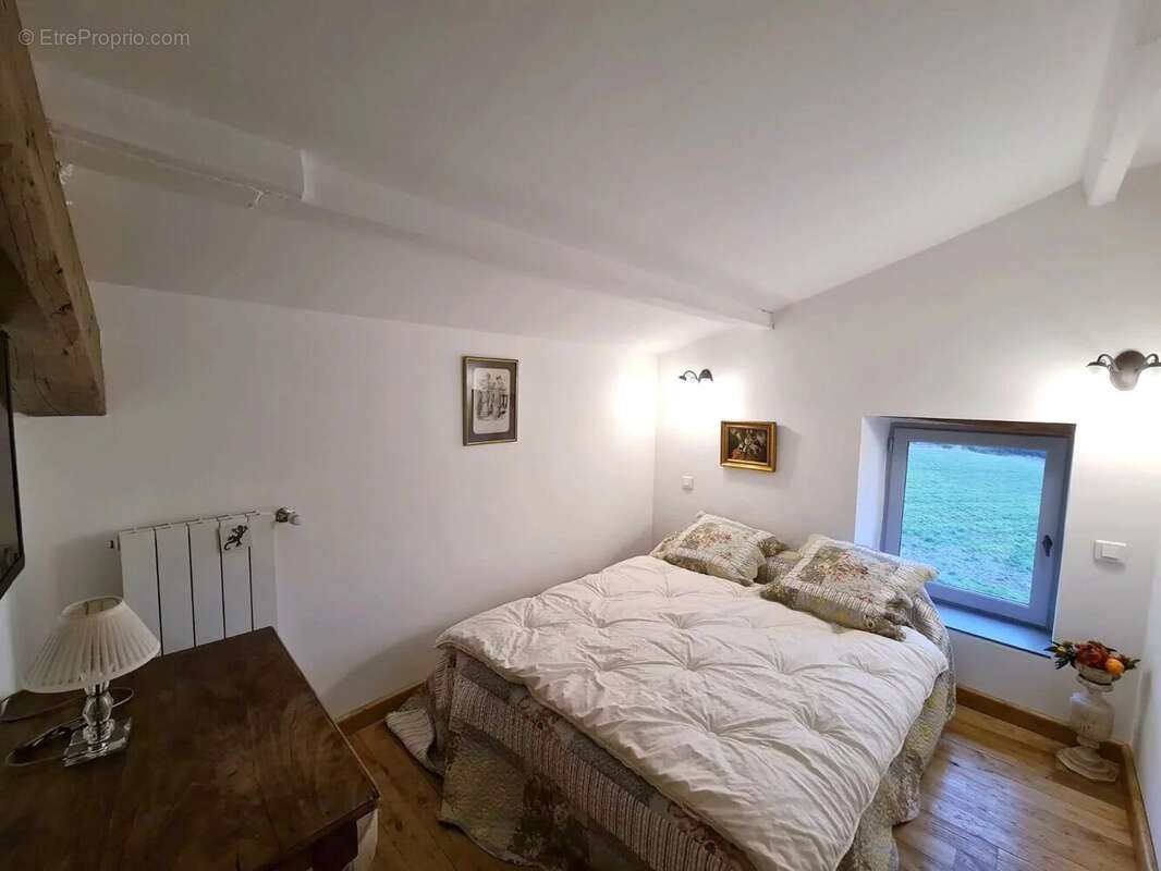 Maison à SIMIANE-LA-ROTONDE