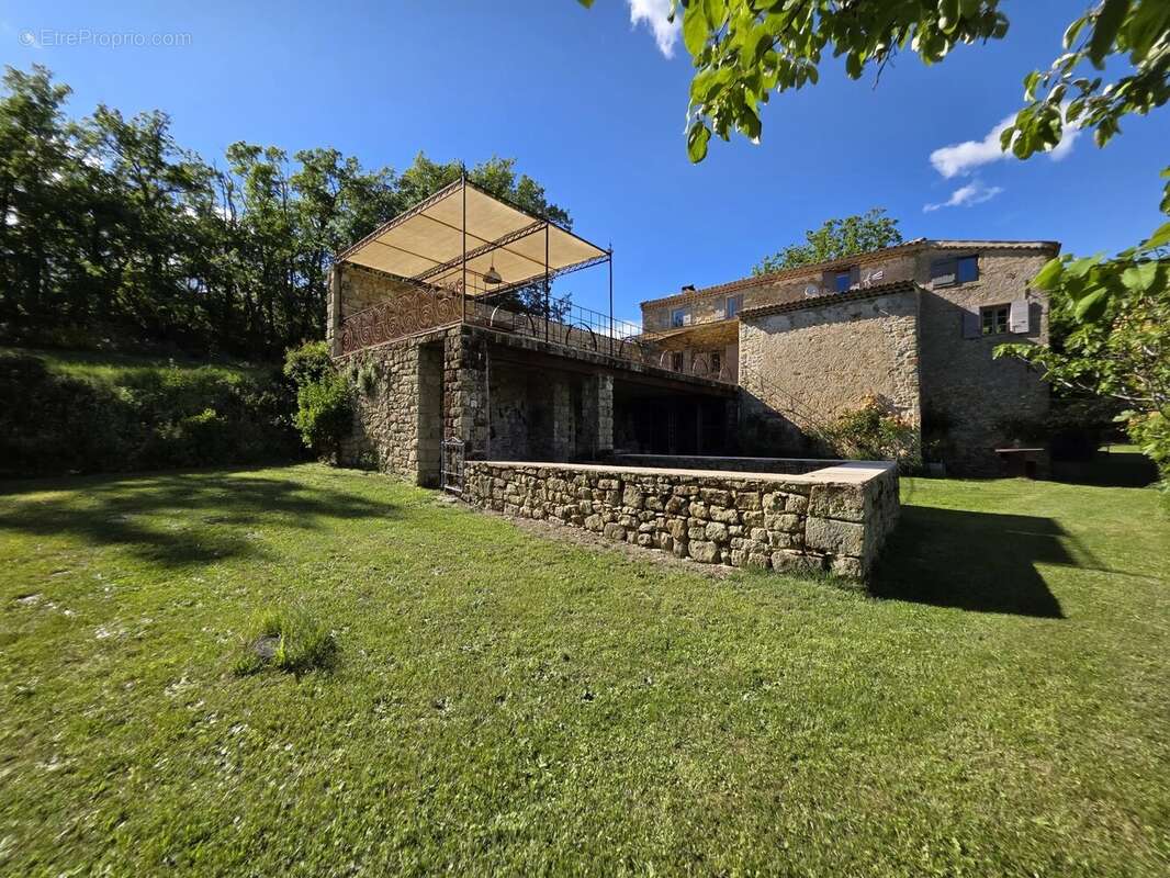 Maison à SIMIANE-LA-ROTONDE