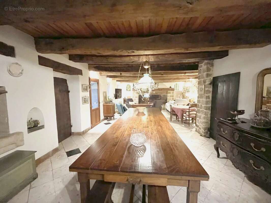 Maison à SIMIANE-LA-ROTONDE