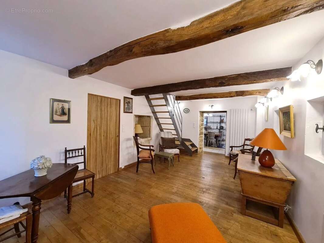 Maison à SIMIANE-LA-ROTONDE