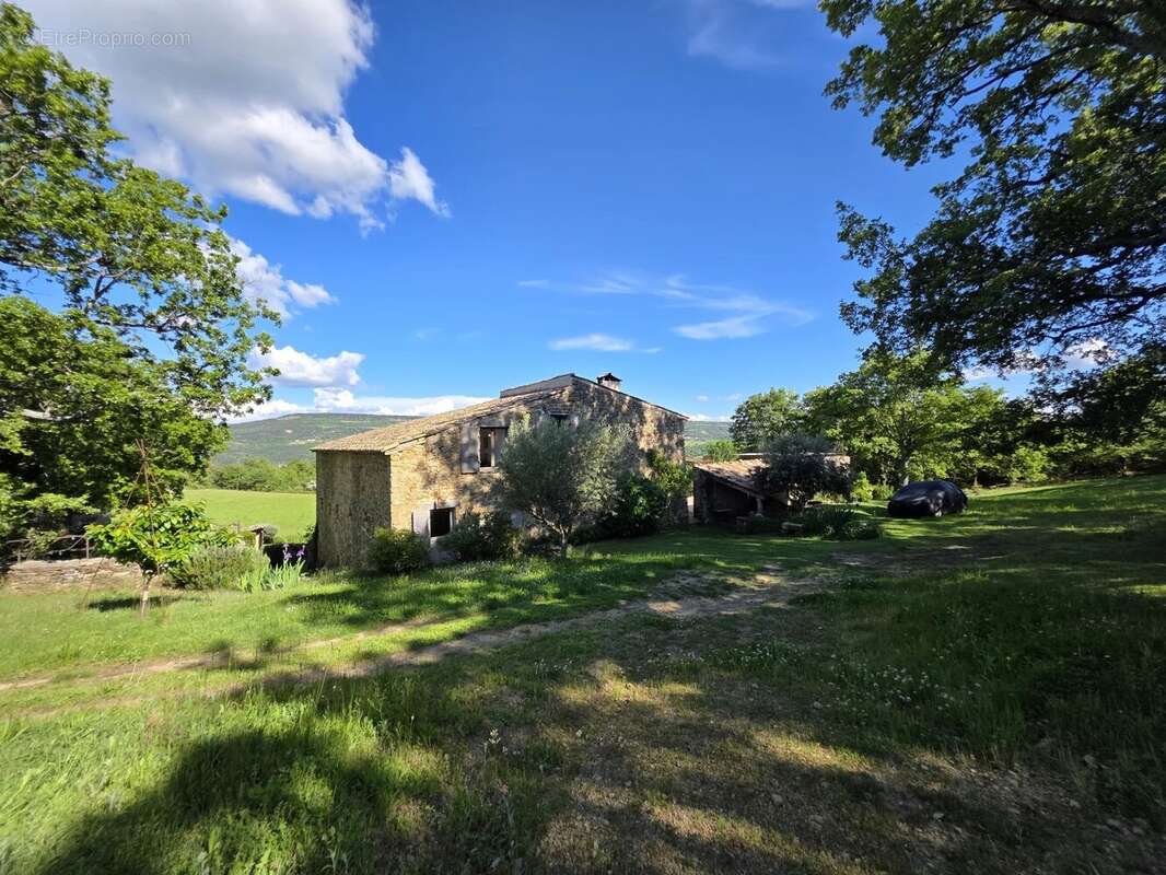 Maison à SIMIANE-LA-ROTONDE