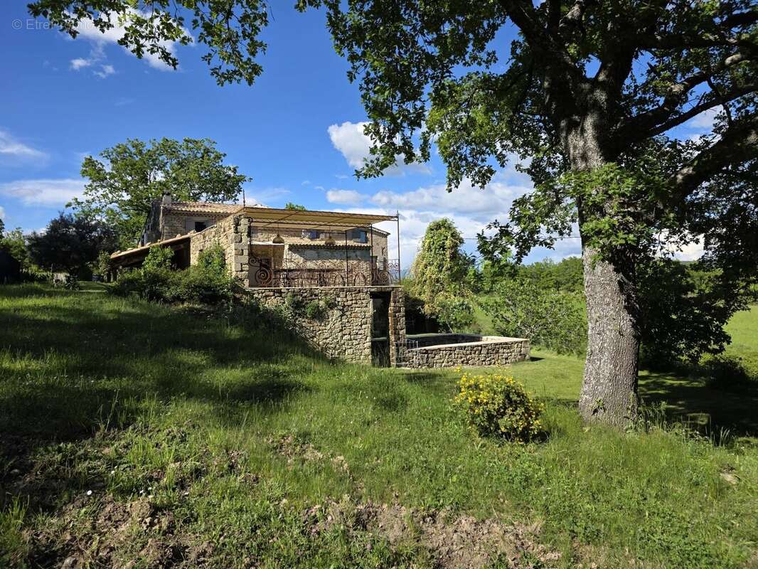 Maison à SIMIANE-LA-ROTONDE