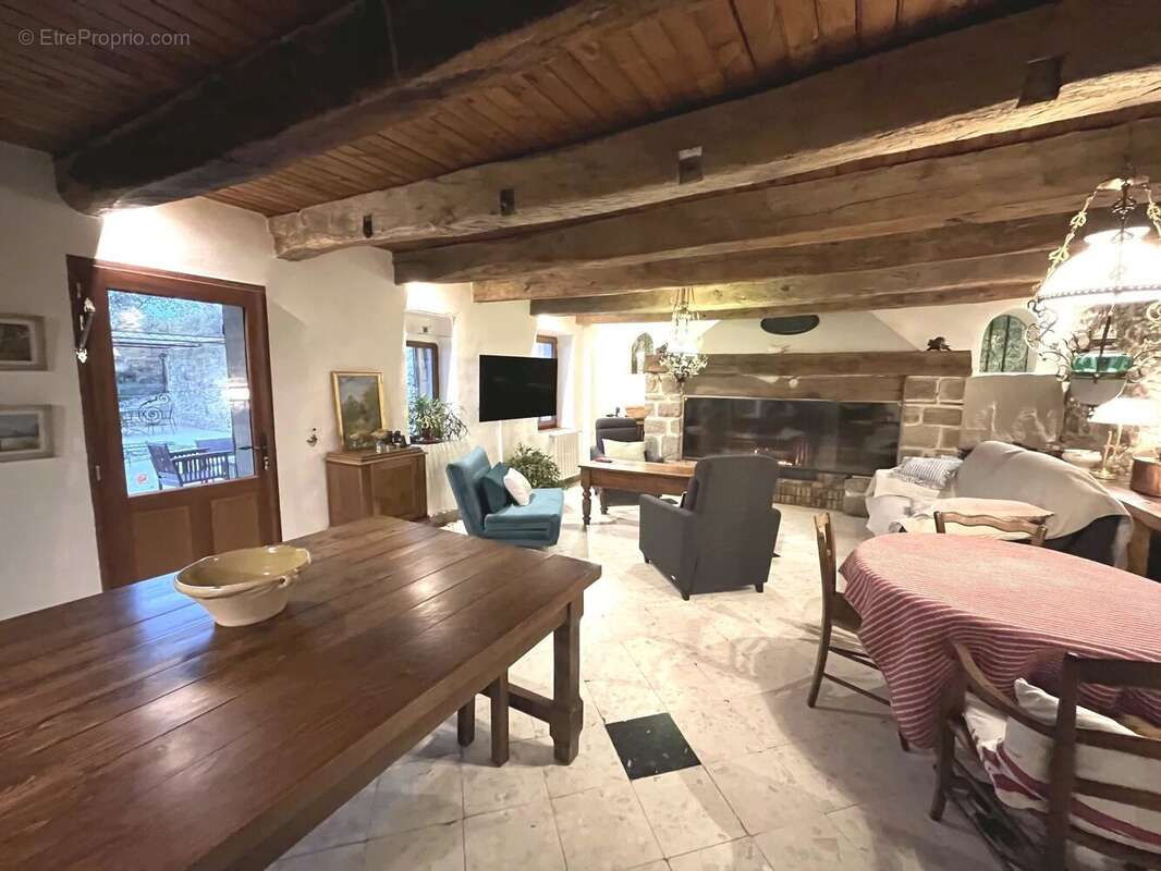 Maison à SIMIANE-LA-ROTONDE