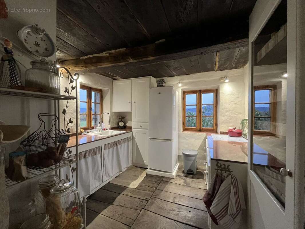 Maison à SIMIANE-LA-ROTONDE