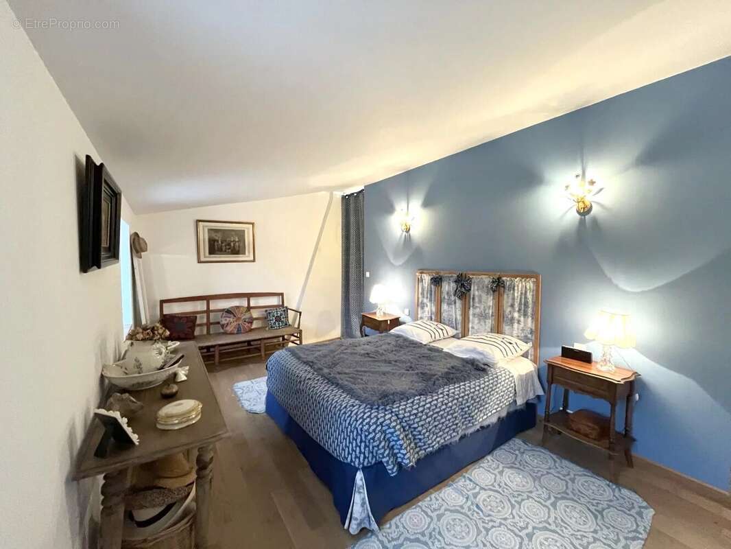 Maison à SIMIANE-LA-ROTONDE