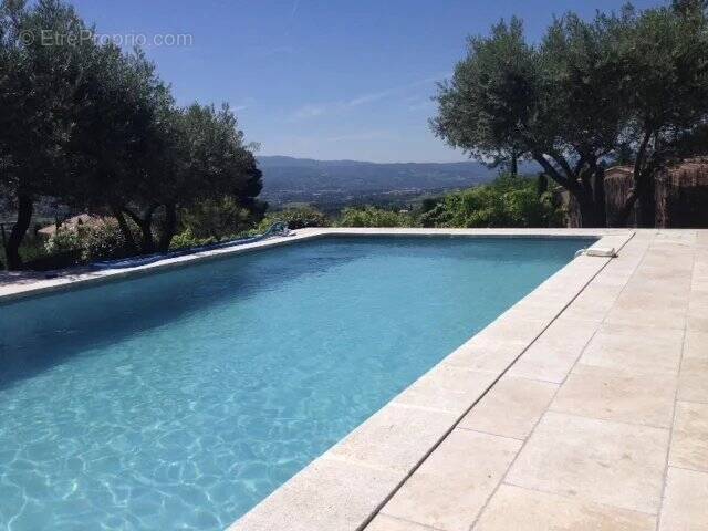 Maison à SAINT-SATURNIN-LES-APT
